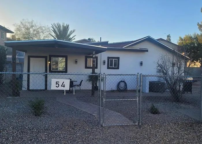 3 Bedroom, 2 Bath Whole House, Arizona State Univ, Tempe, Scottsdale On Light Rail, Dogs Ok, Work Space Mesa