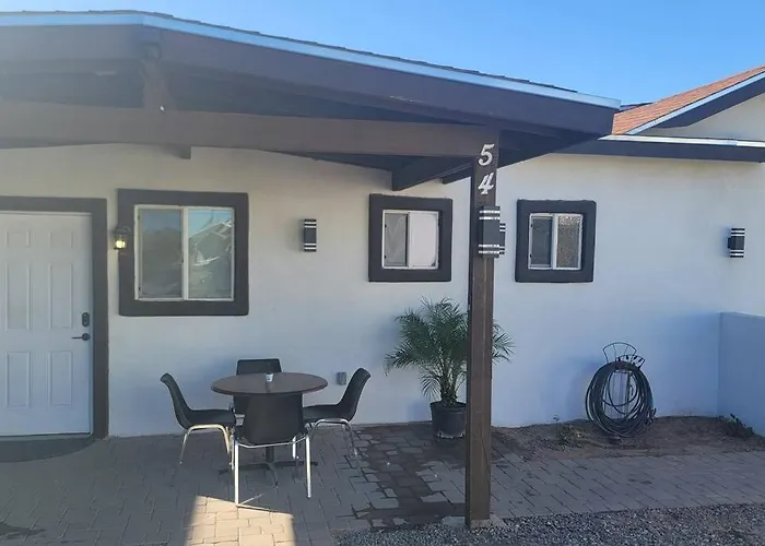 3 Bedroom, 2 Bath Whole House, Arizona State Univ, Tempe, Scottsdale On Light Rail, Dogs Ok, Work Space *