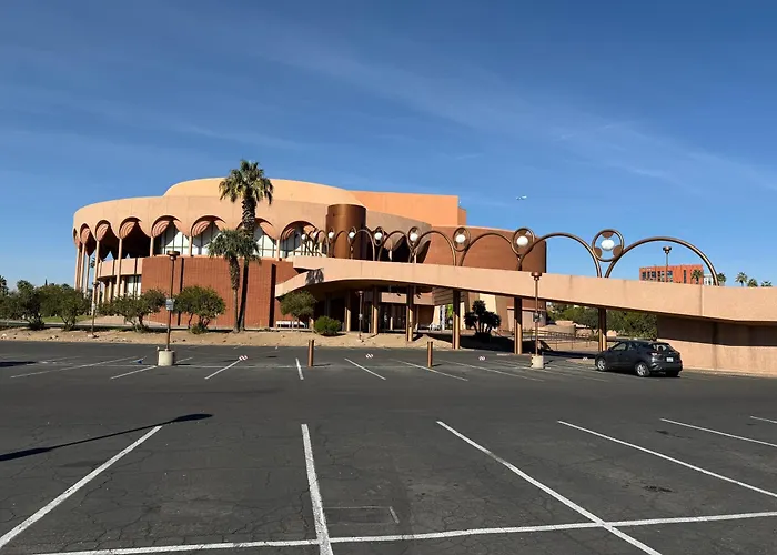Holiday home 3 Bedroom, 2 Bath Whole House, Arizona State Univ, Tempe, Scottsdale On Light Rail, Dogs Ok, Work Space Mesa